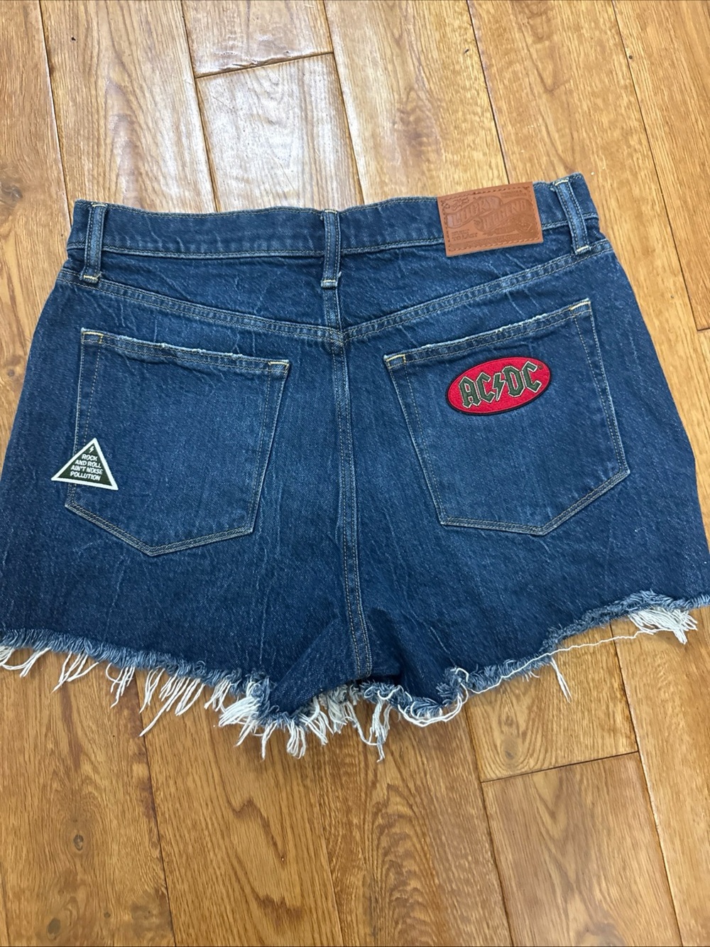 Lucky Legends AC/DC 3” High Rise Button Fly denim Mom Shorts 12/31 - Picture 4 of 13